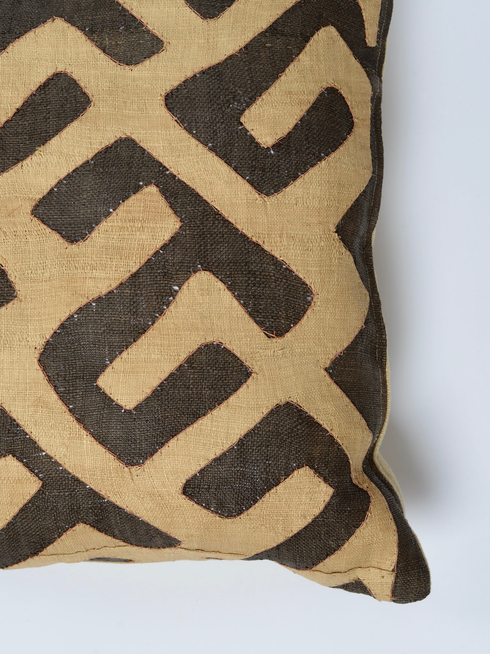 Coussin Ntshak en raphia