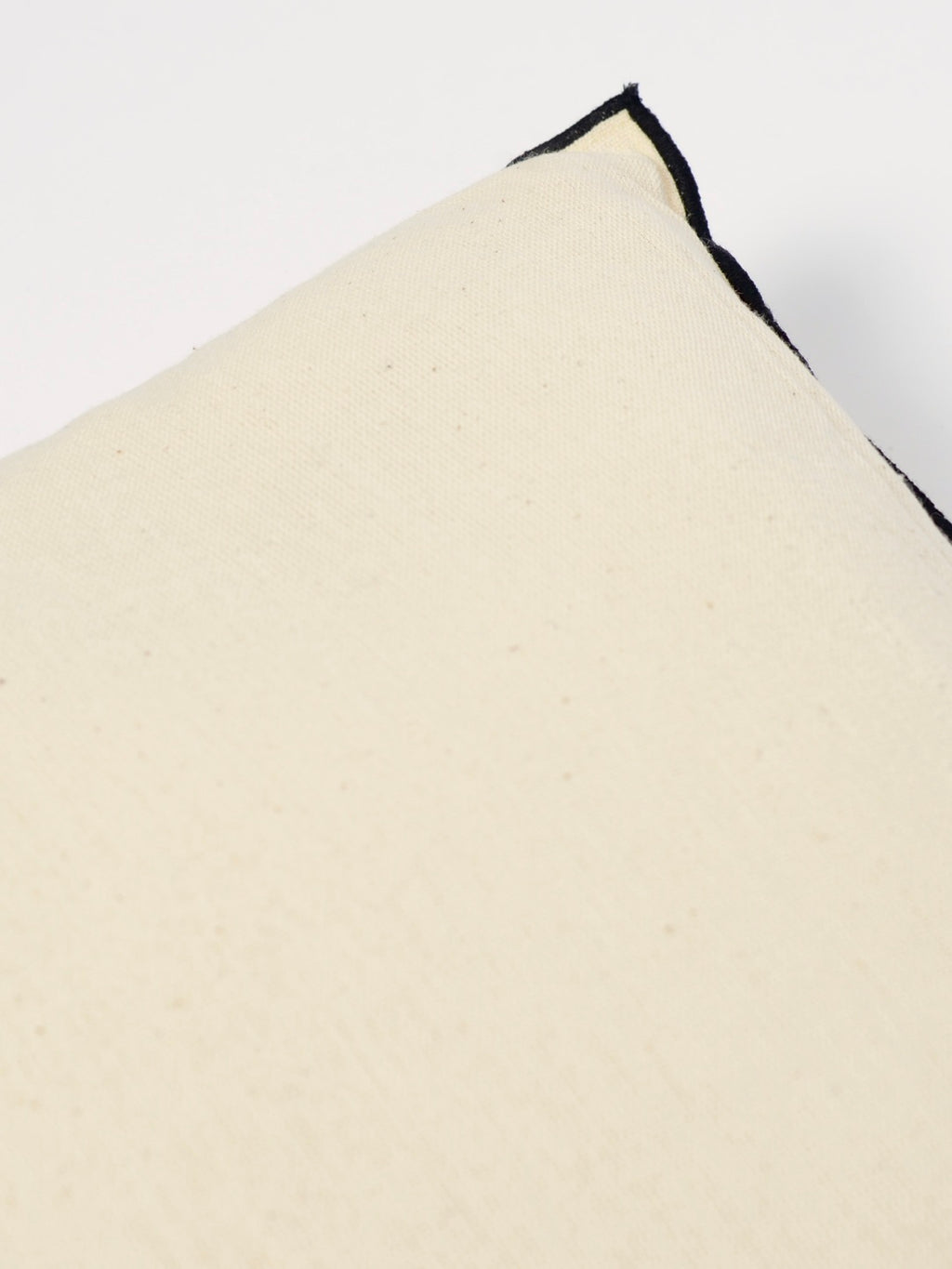 Coussin Blanc Tensira