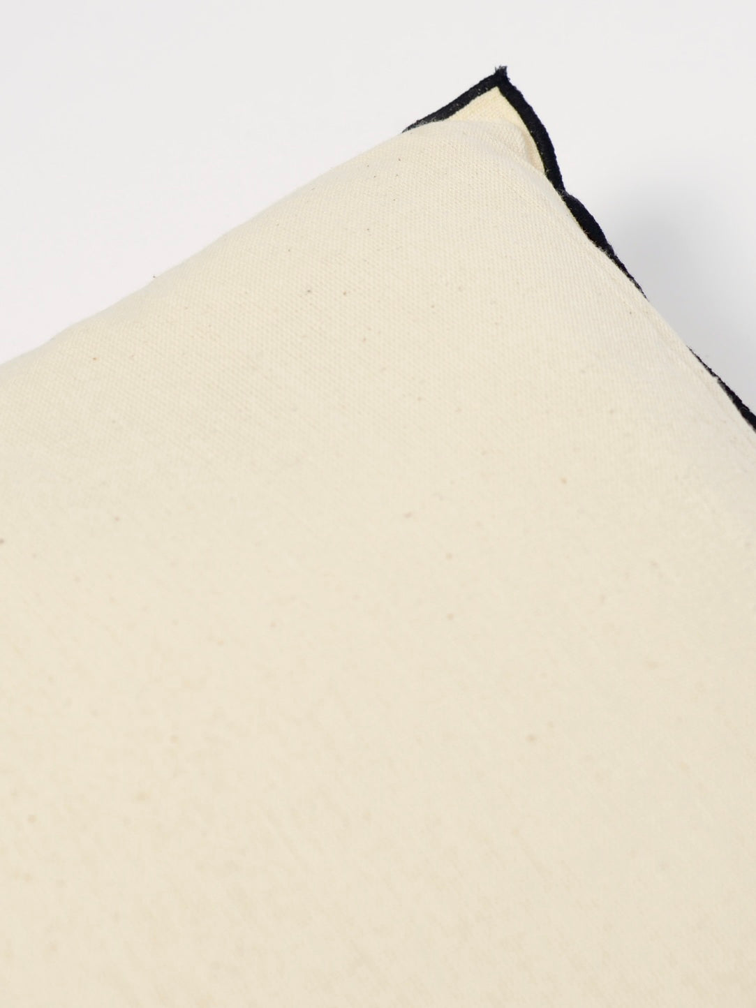 Coussin Blanc Tensira