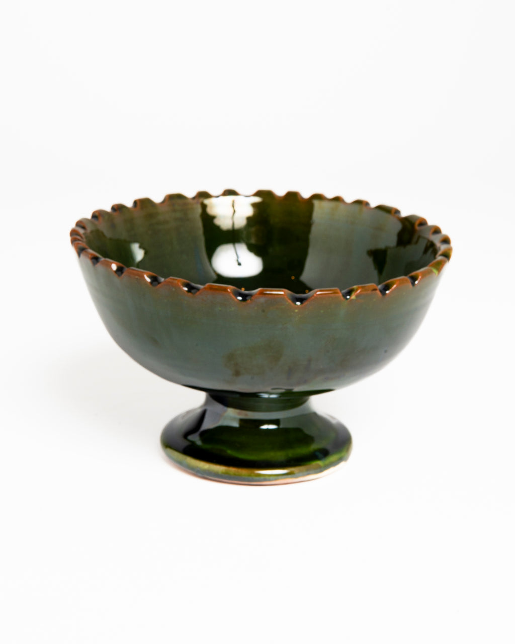 Coupe à bord dentelé