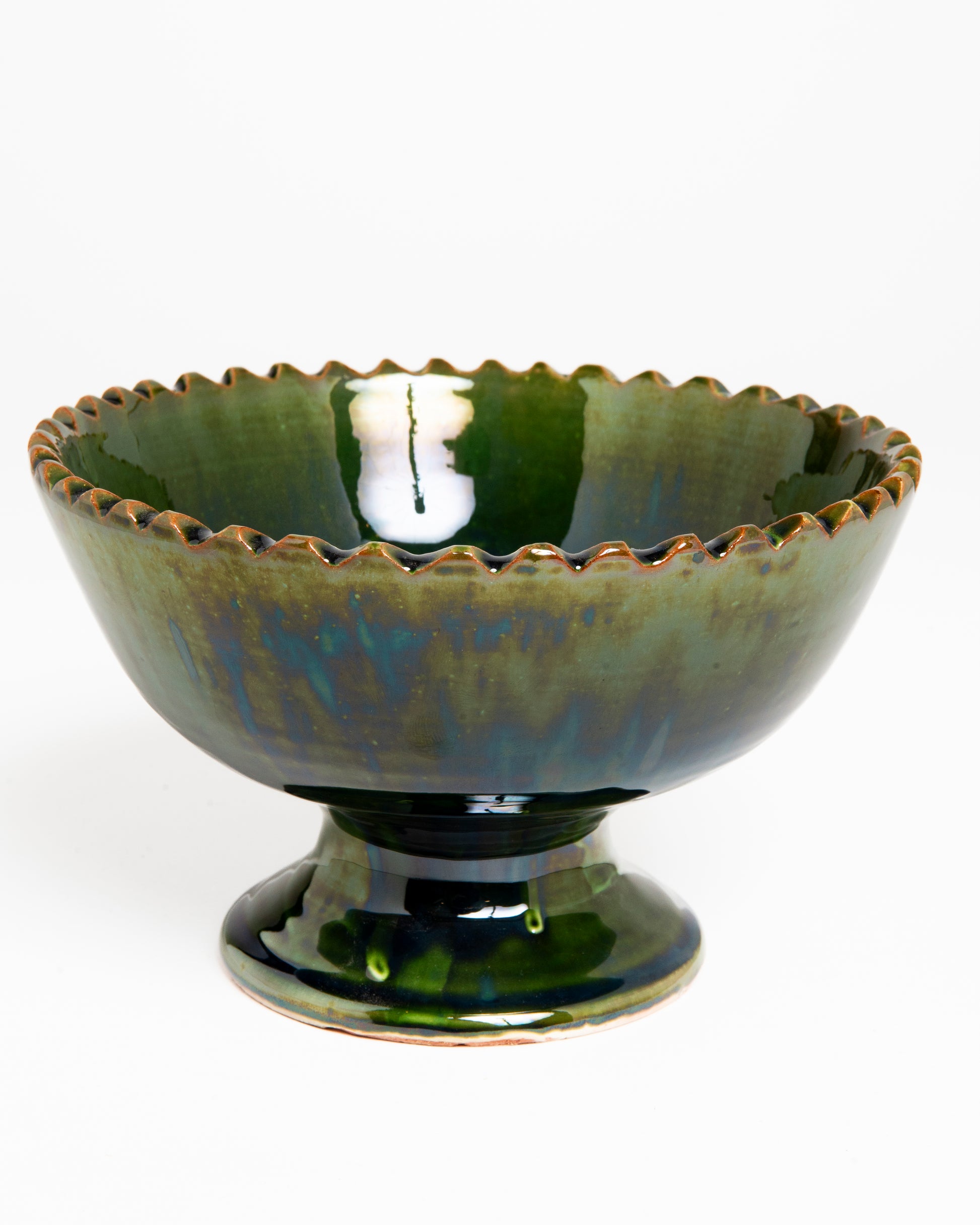 Coupe à bord dentelé