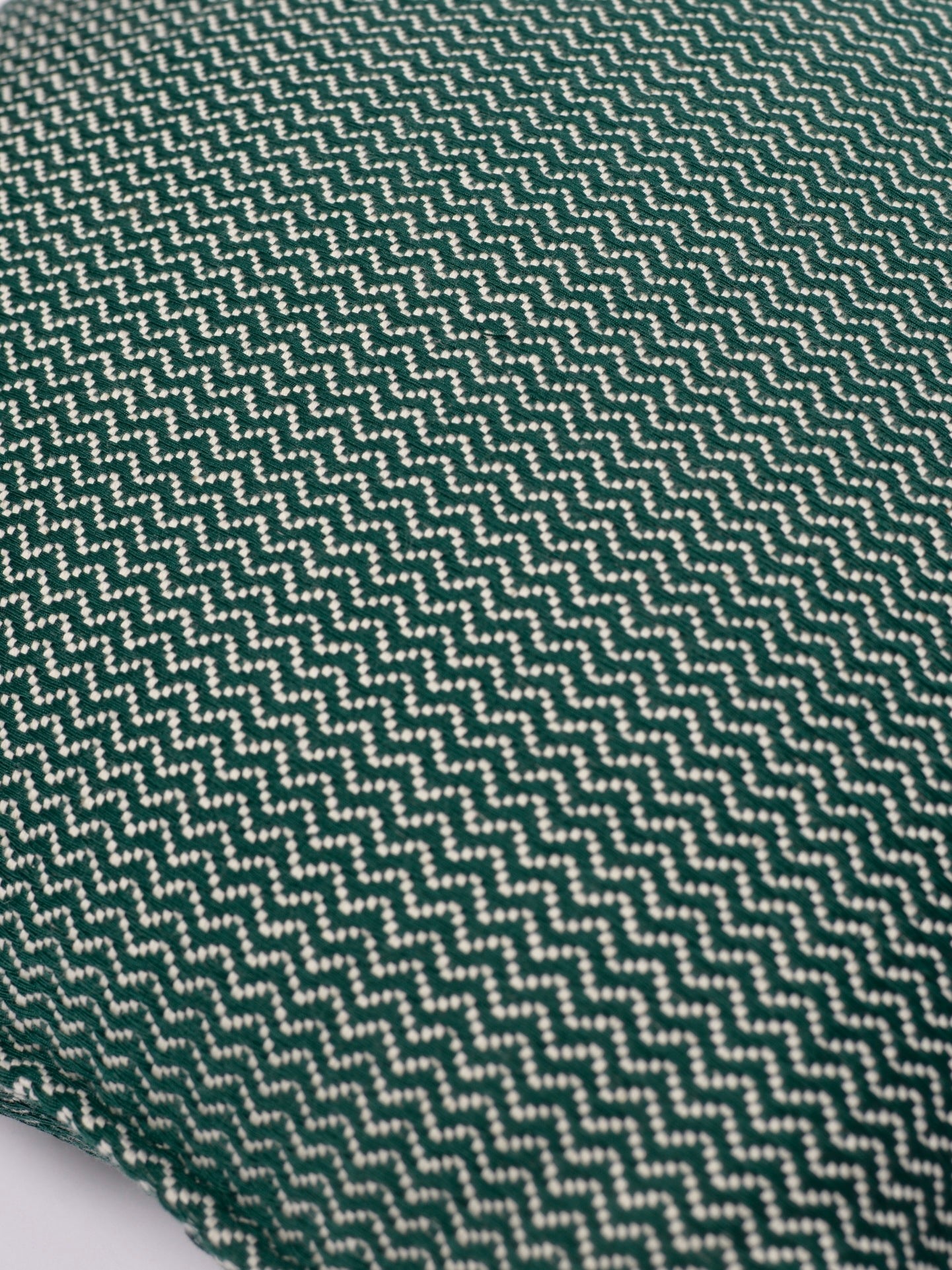 Coussins à chevrons Aïssa Dione pour Timuntu