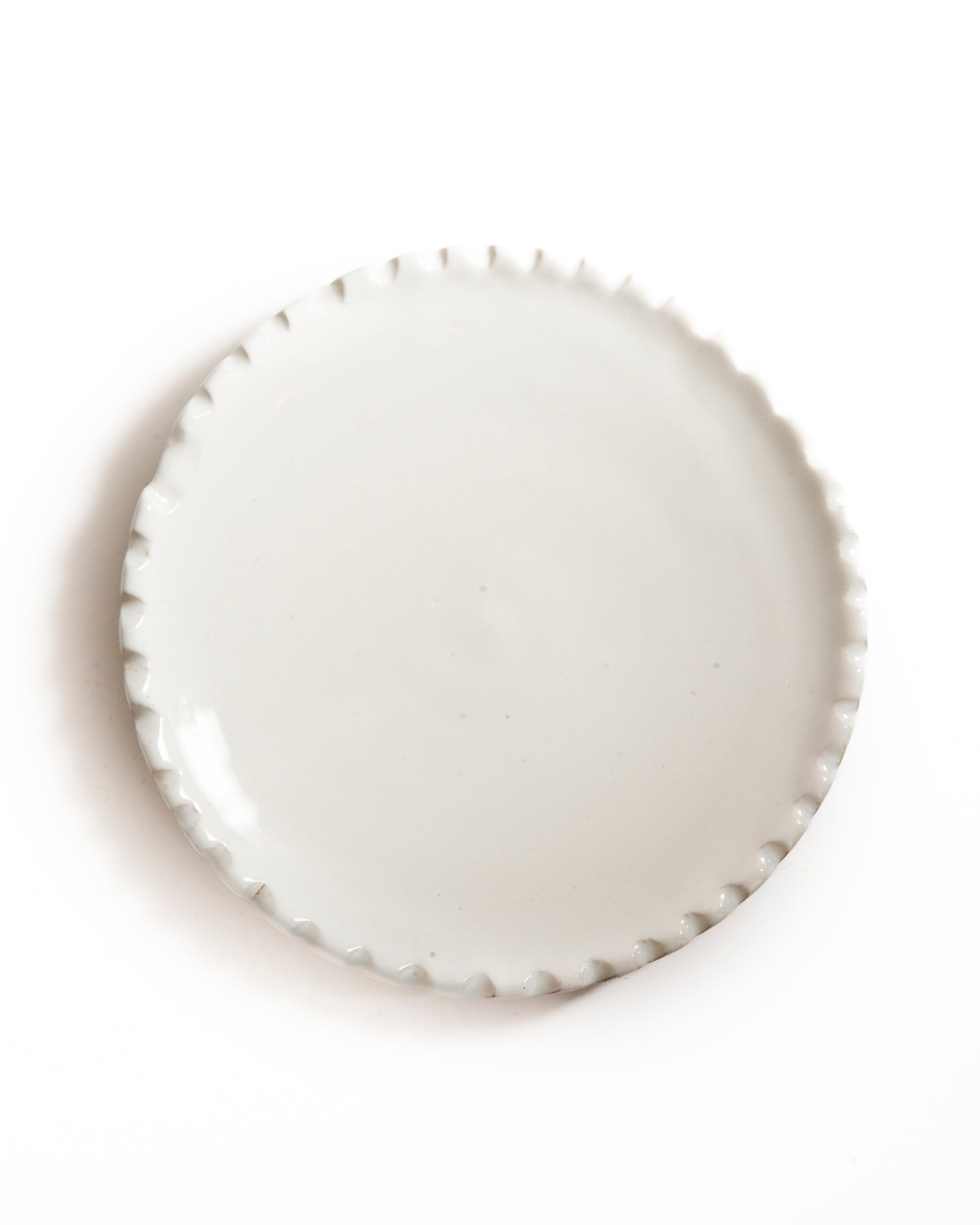 Assiette Blanche Crénelée