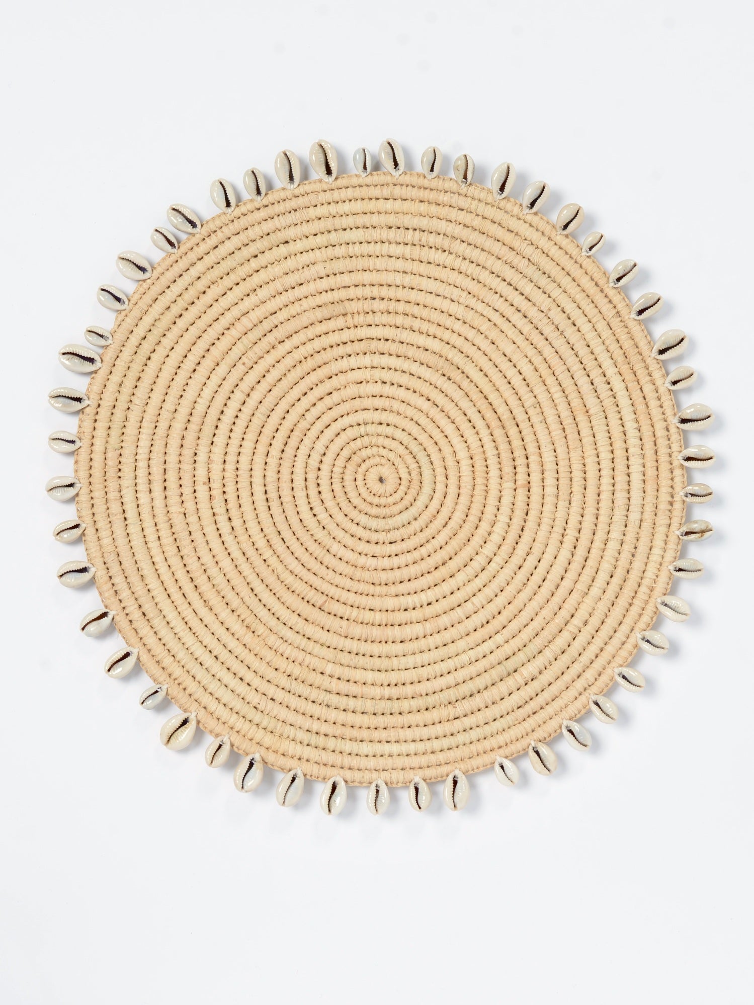Set de table en raphia et cauris