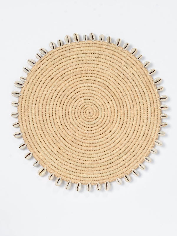 Set de table en raphia et cauris