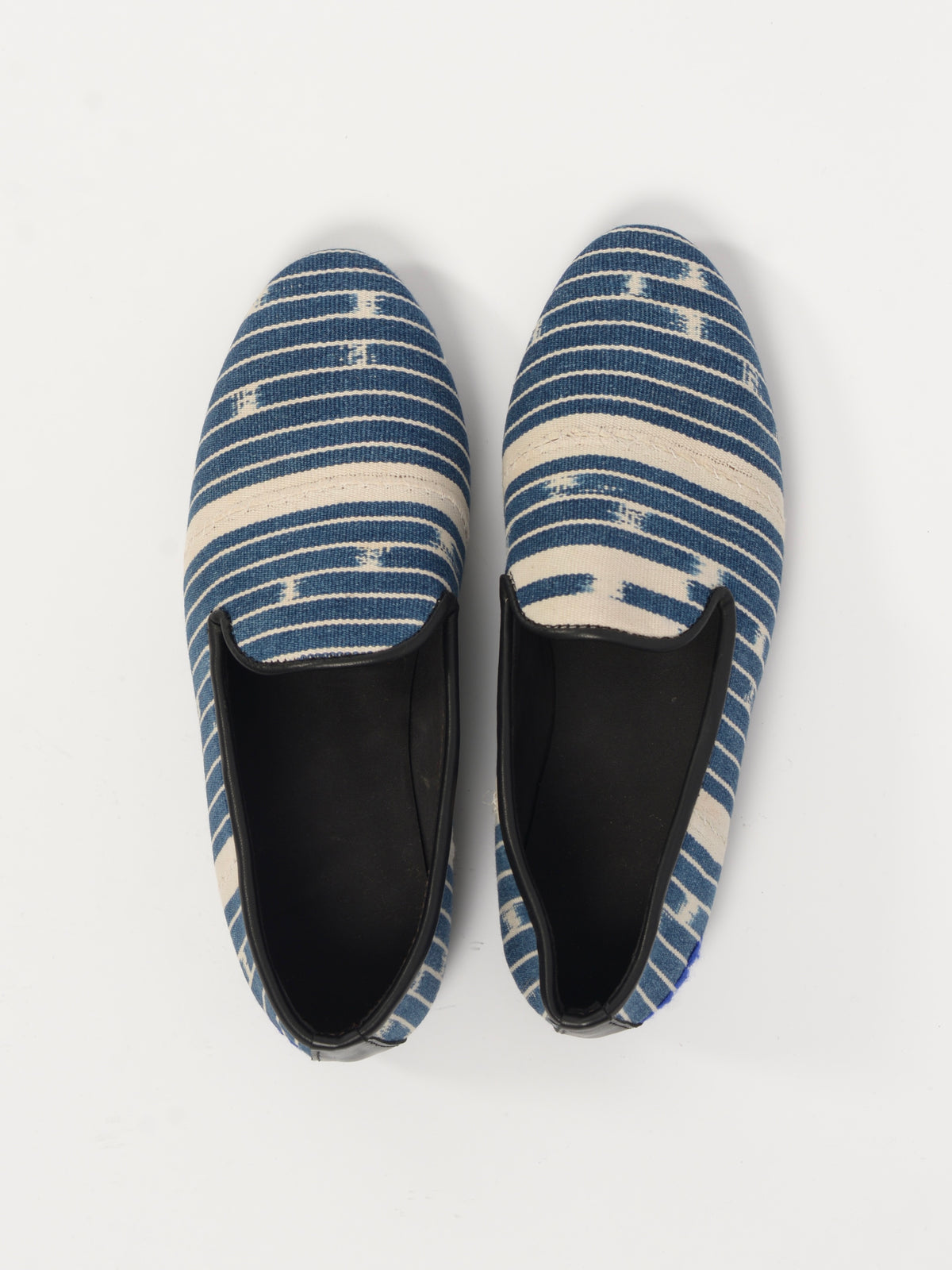 Slippers tissu ikat bordures cuir - Artisanat Maroc / Côte d'Ivoire