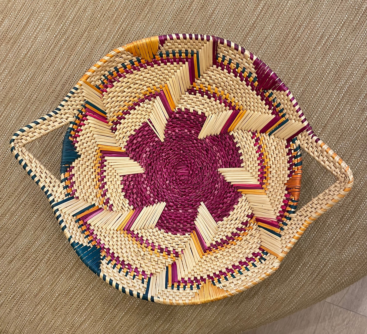 Corbeille plate raphia tressé - Artisanat Namibie