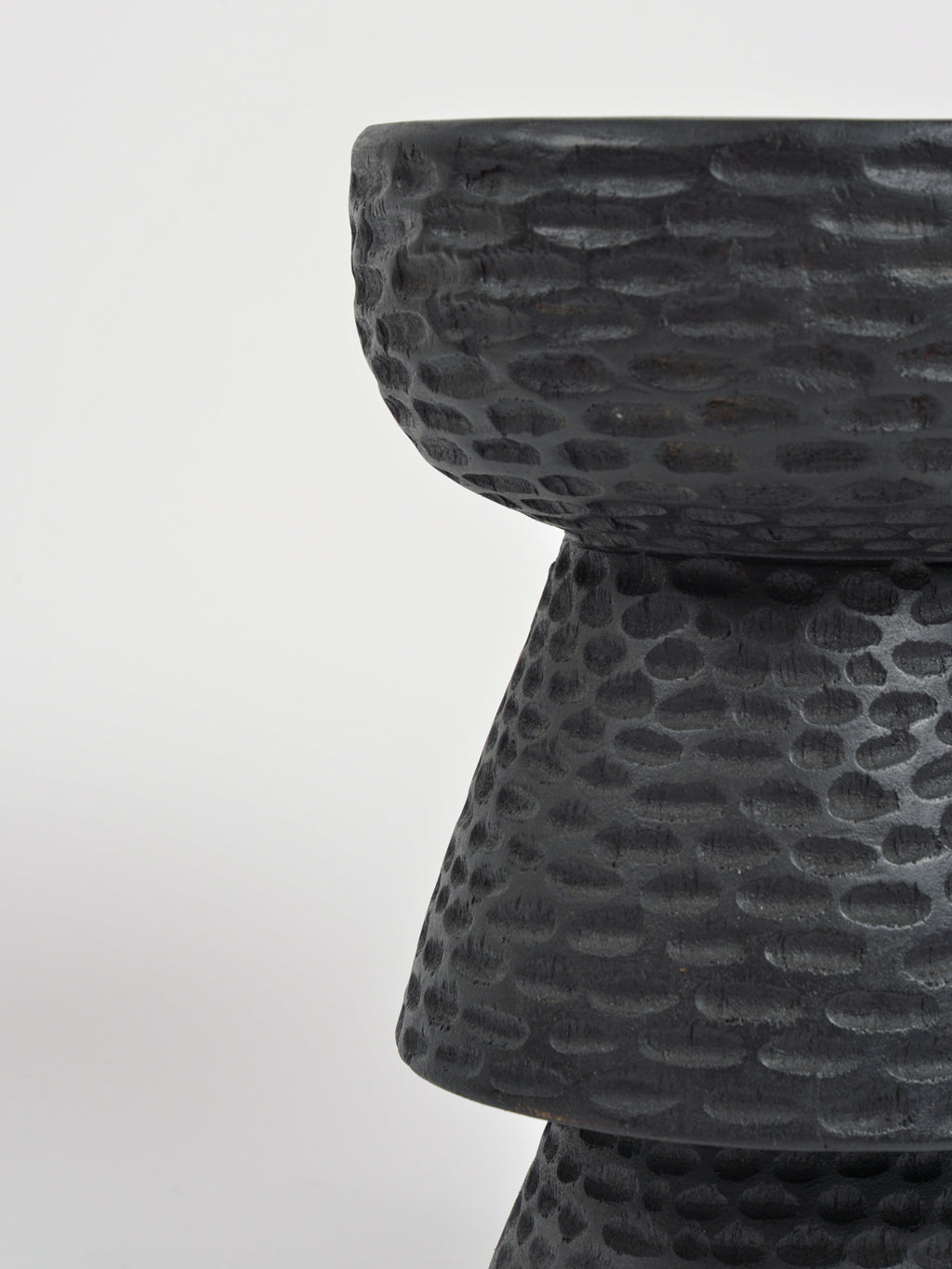 TIMUNTU stool in solid wood