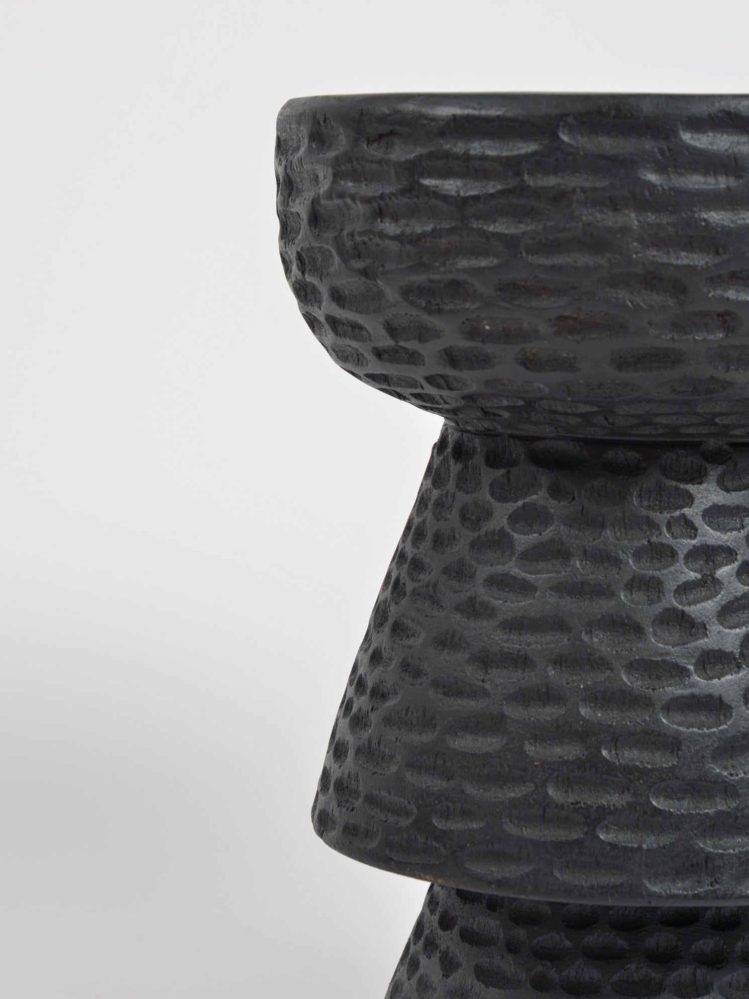 TIMUNTU stool in solid wood