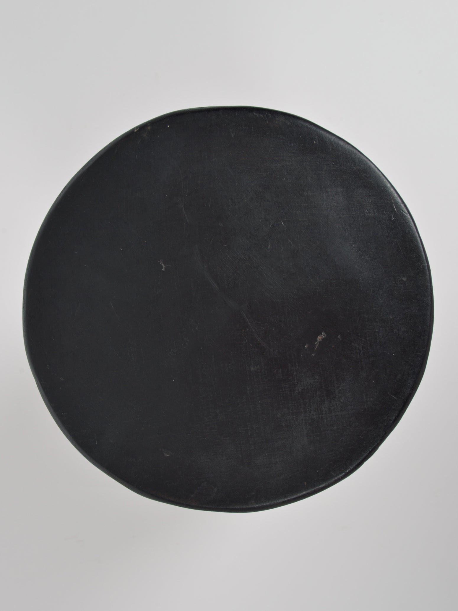 TIMUNTU stool in solid wood