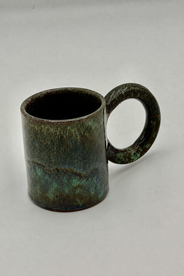 Mug en céramique à grande anse, vue générale