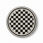 Tabouret Bamoun vue du dessus montrant le motif damier géométrique en perles noires et ivoires, fait main artisanat Camerounais