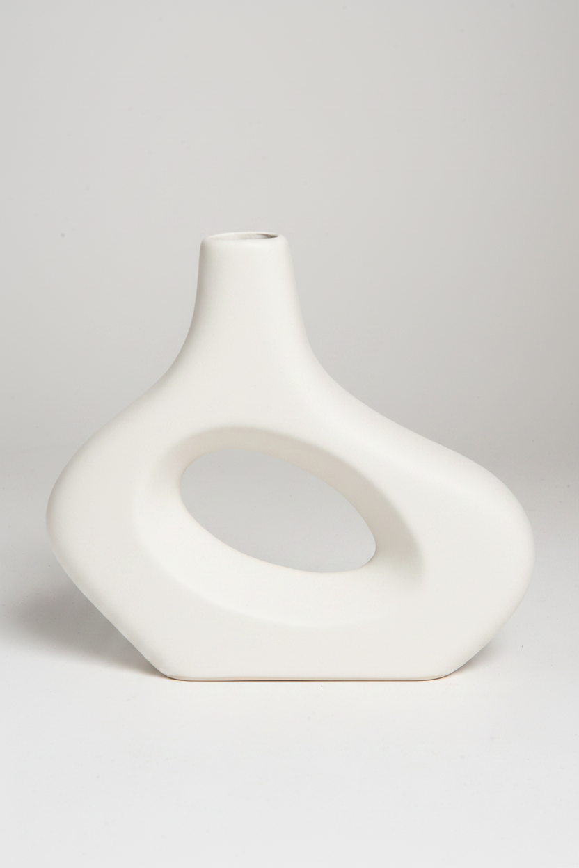 Vase sculptural blanc mat studio